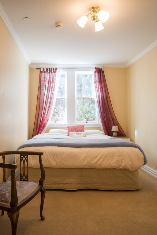 Fellworth House For Solo Travellers Hotel Nelson Ngoại thất bức ảnh
