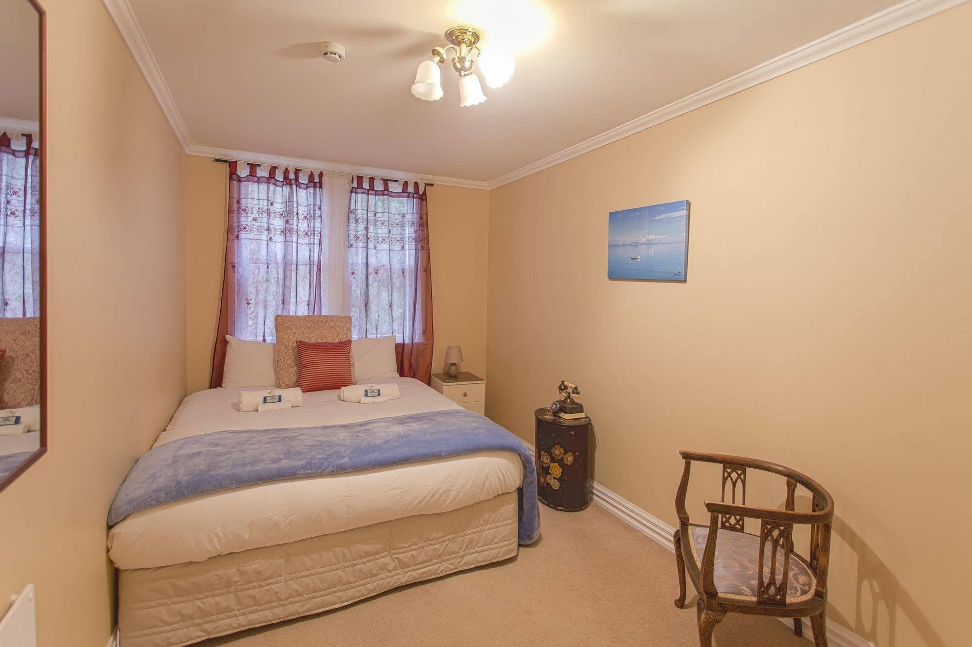 Fellworth House For Solo Travellers Hotel Nelson Ngoại thất bức ảnh