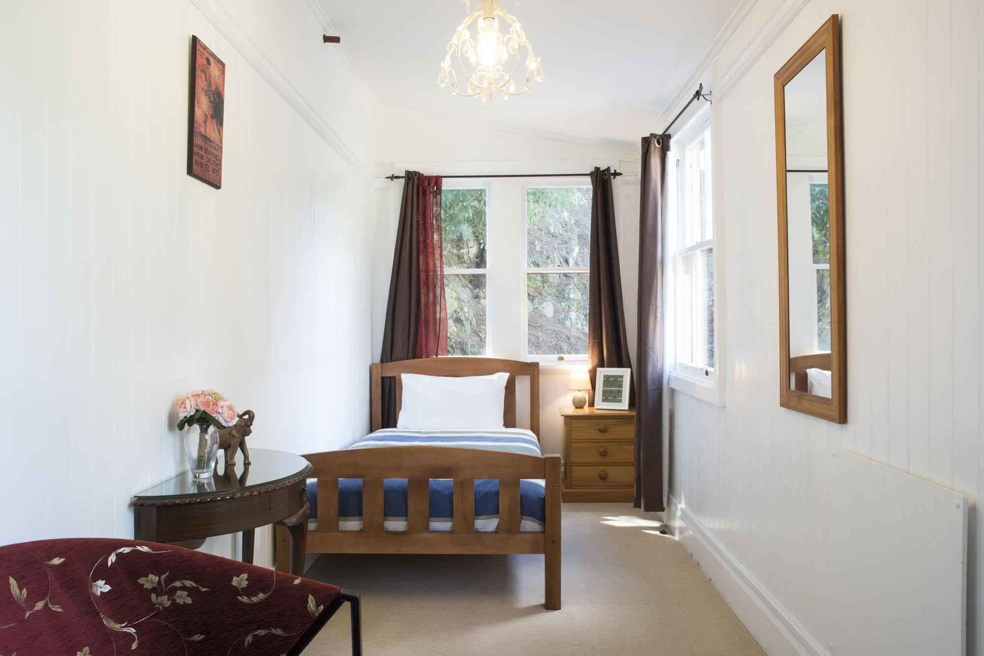 Fellworth House For Solo Travellers Hotel Nelson Ngoại thất bức ảnh